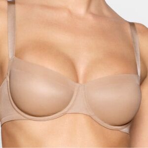 Skims No Show Unlined Balconette 34DD NEW WITH TAGS!